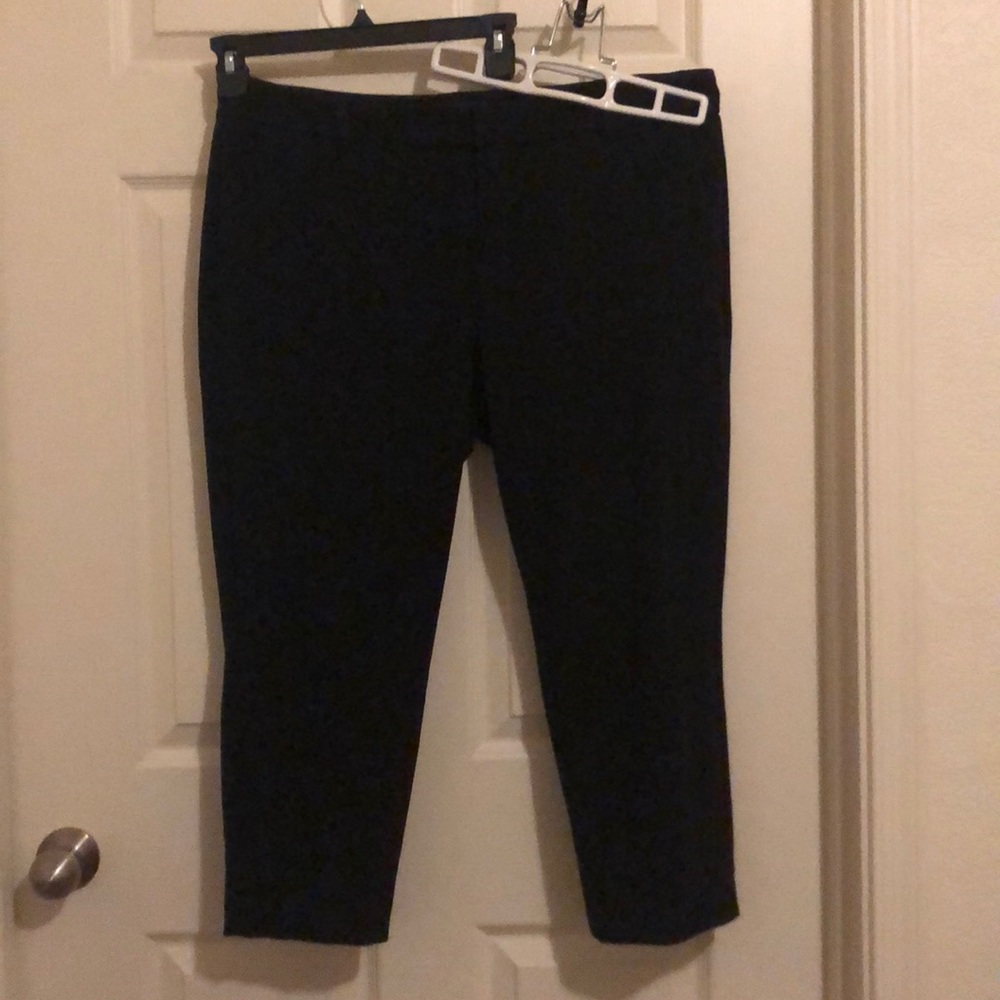 Old Navy Black Harper Capri Pants, size 16